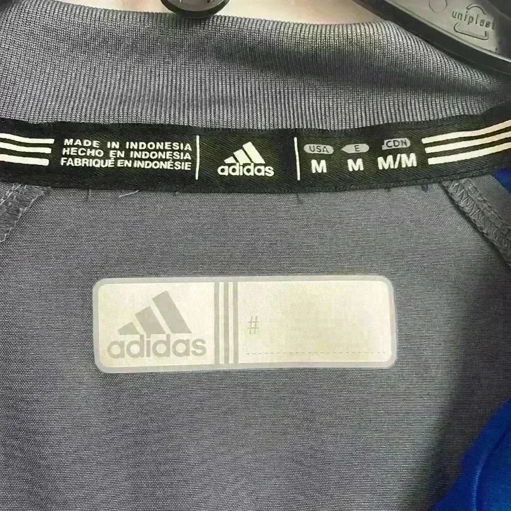 Womens adidas‎ skyline juniors windbreaker size medium - Image 2