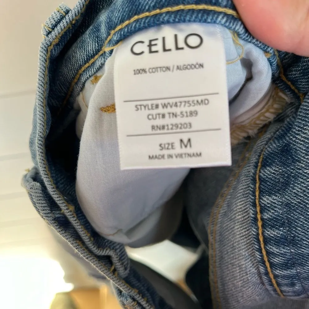 NWT Cello High rise distressed denim jean short size medium - Image 5