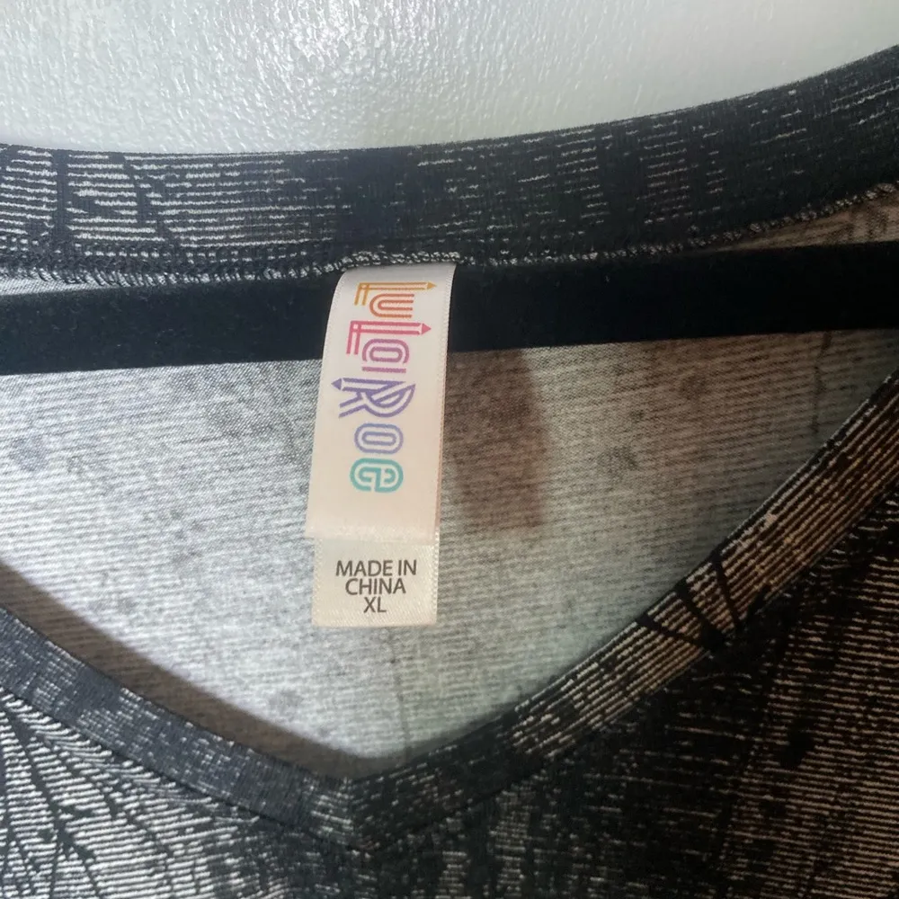 LulaRoe Black and white Christy T V neck t shirt - Image 2