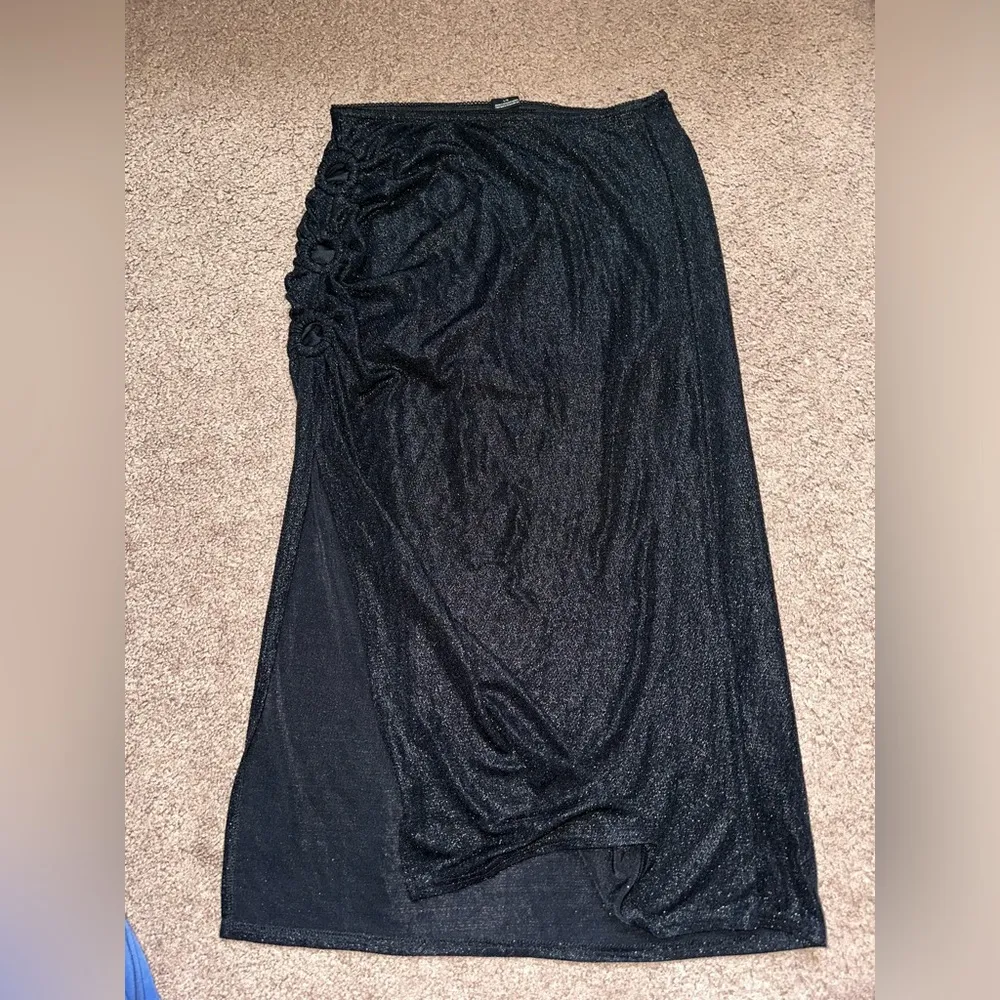 Urban Outfitters shimmery black sparkly slit keyhole skirt - Image 3