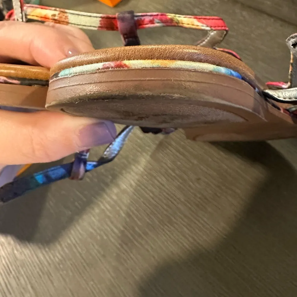 Kelly and Katie Watercolor Sandals Size Women's 10 Like New - Image 5