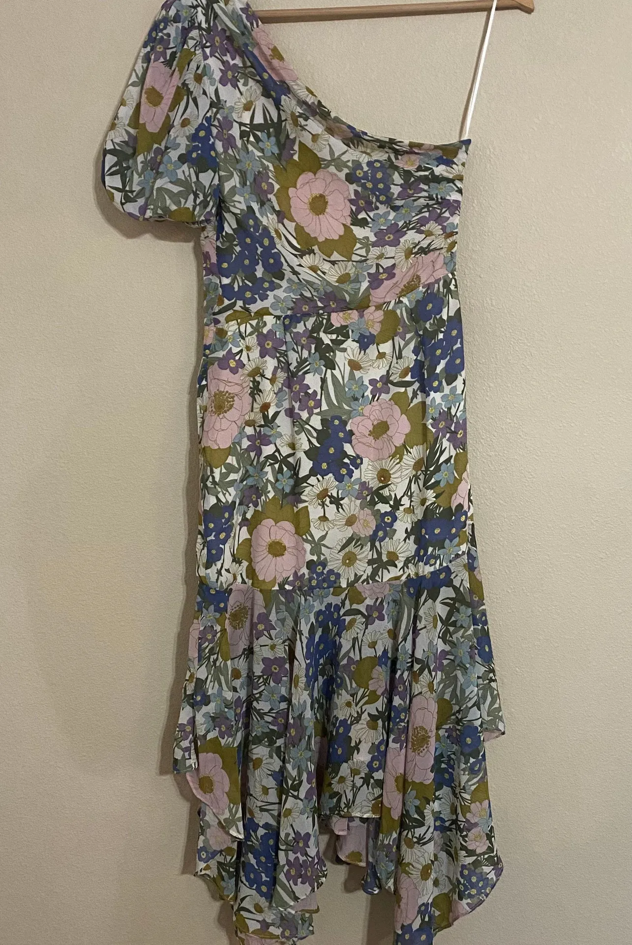 Revolve ASTR the Label Santorini One Shoulder Floral Midi Dress - Image 6