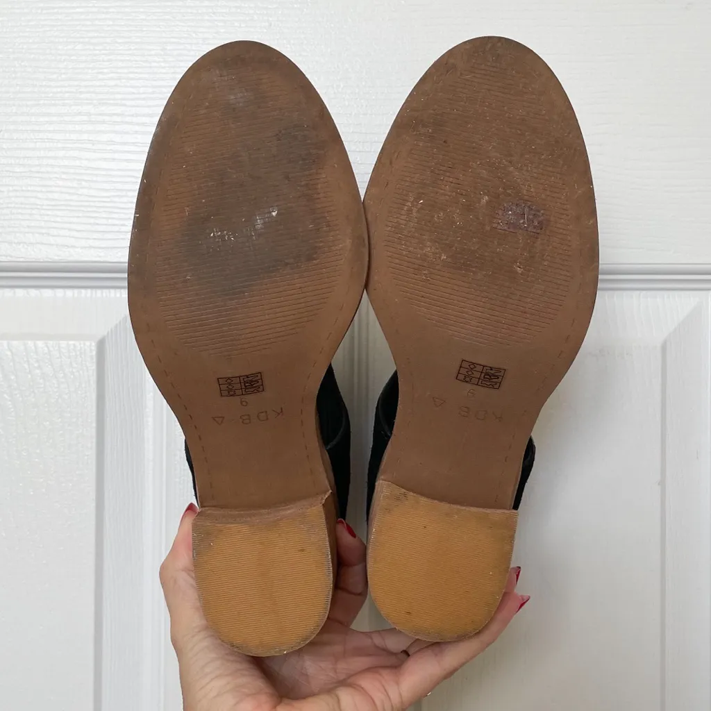 Kelsi Dagger Black Leather Suede Open Toe Strap Cuff Heels 9 Geometric Pattern - Image 9