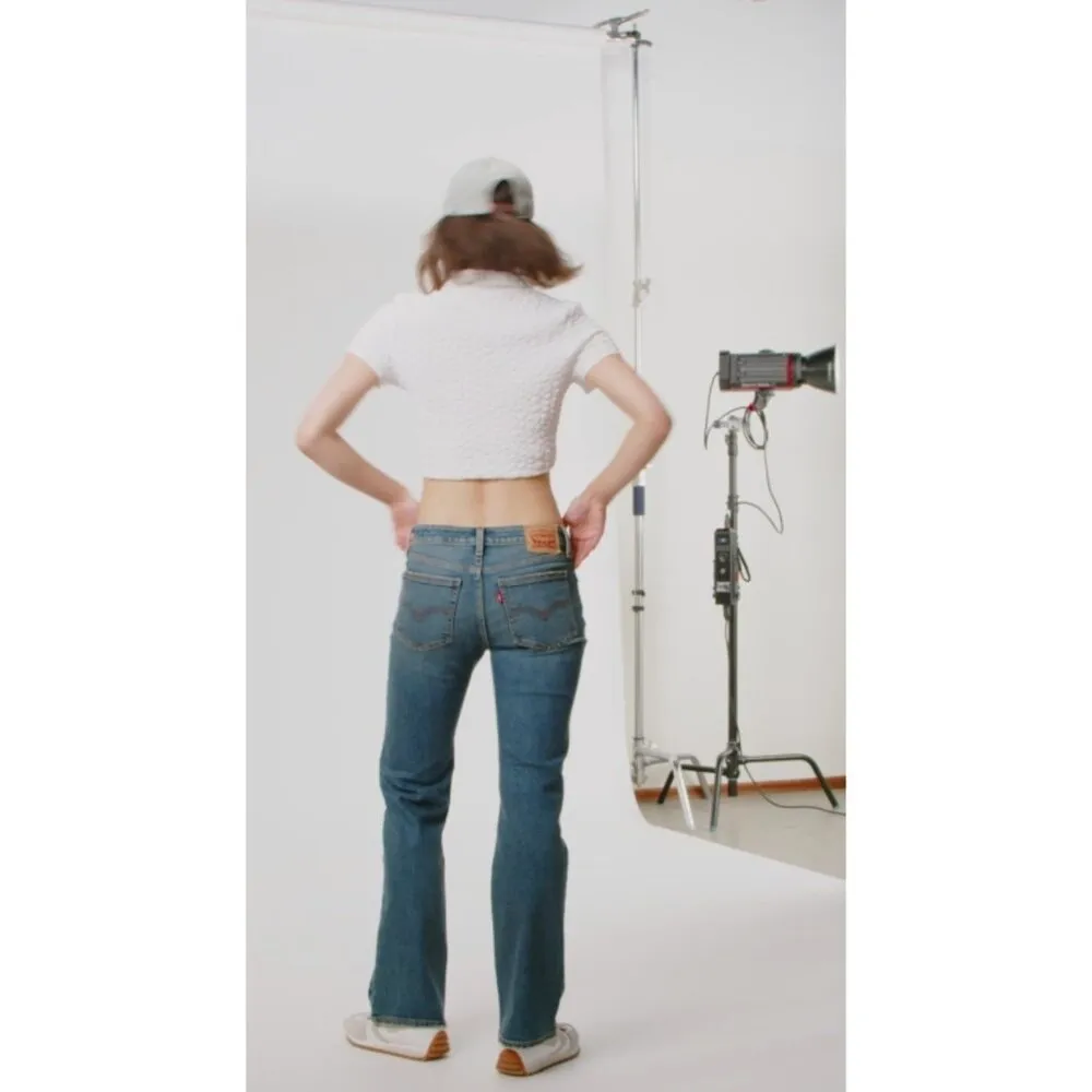 Levi's Women's 29x32 Superlow Bootcut Jeans Show on the Road Dark Wash - Image 7