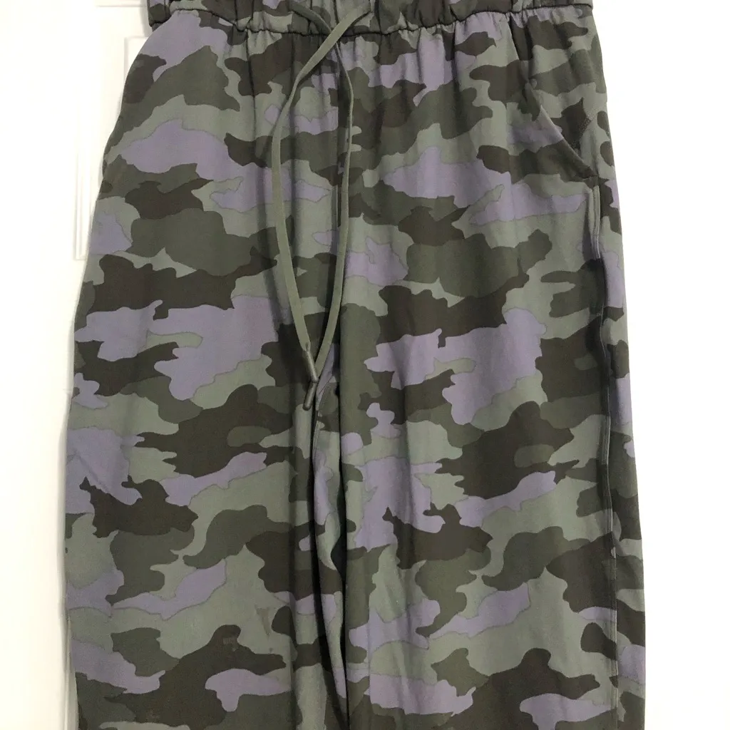 Lululemon athletica camo dusky lavender high rise 365 pants joggers women’s‎ 6 - Image 5