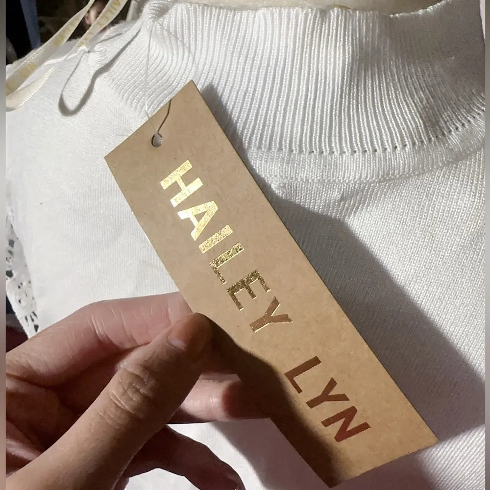 HAILEY LYN white ivory floral hollow long sleeve sweater dress crewneck knee Size undefined - Image 3