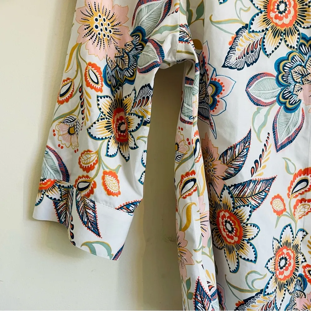 Chico’s Floral Button-Up Blouse Button Back Non-Iron size 2 (L) - Image 5