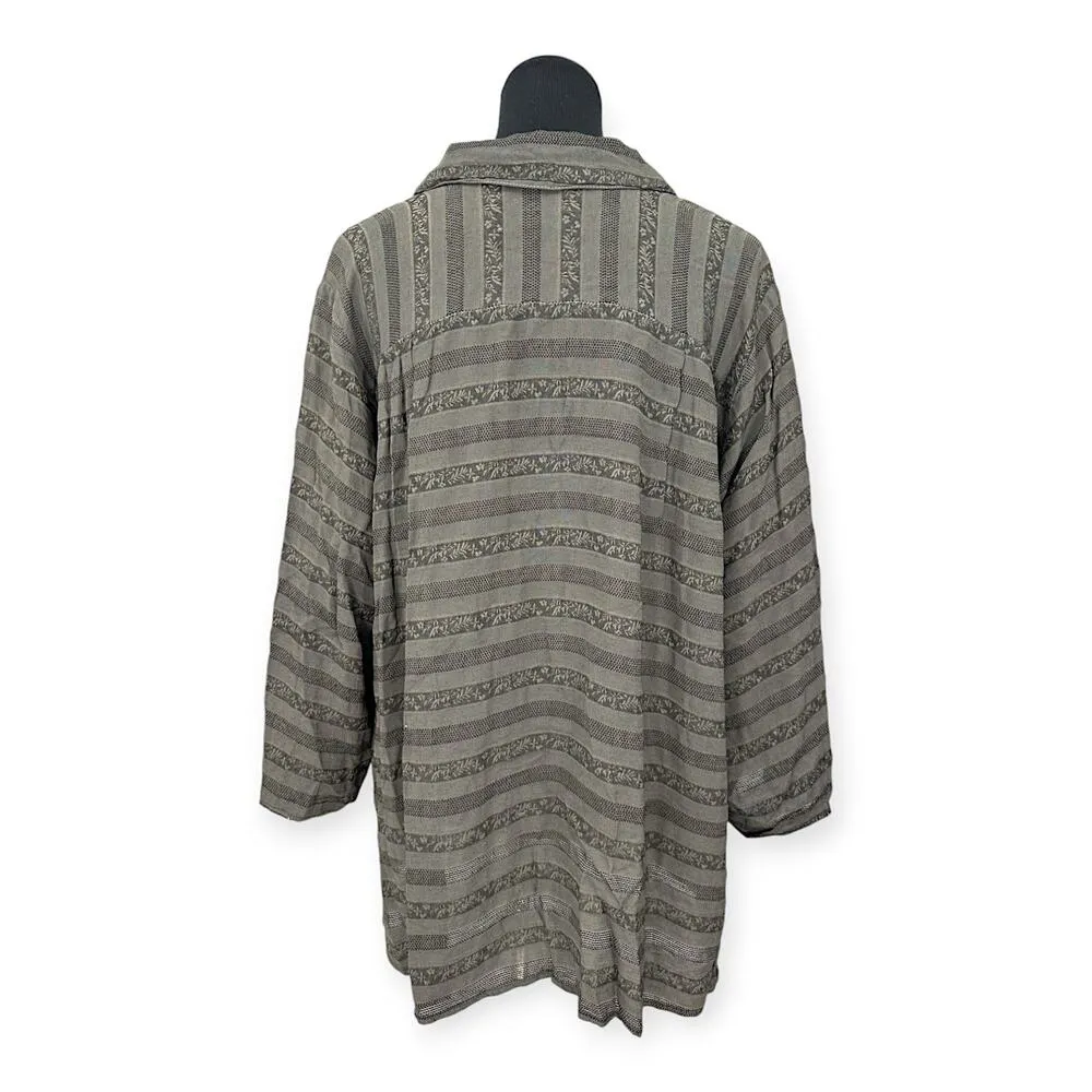 CP Shades | Medium | RARE 100% Rayon Gray Striped 3/4 Sleeve Button Down Shirt - Image 7