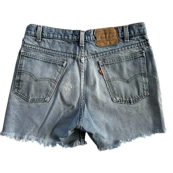 Levi’e Vintage RARE Blank Orange Tab High Rise Distressed Raw Hem Mom Jean short - Image 3