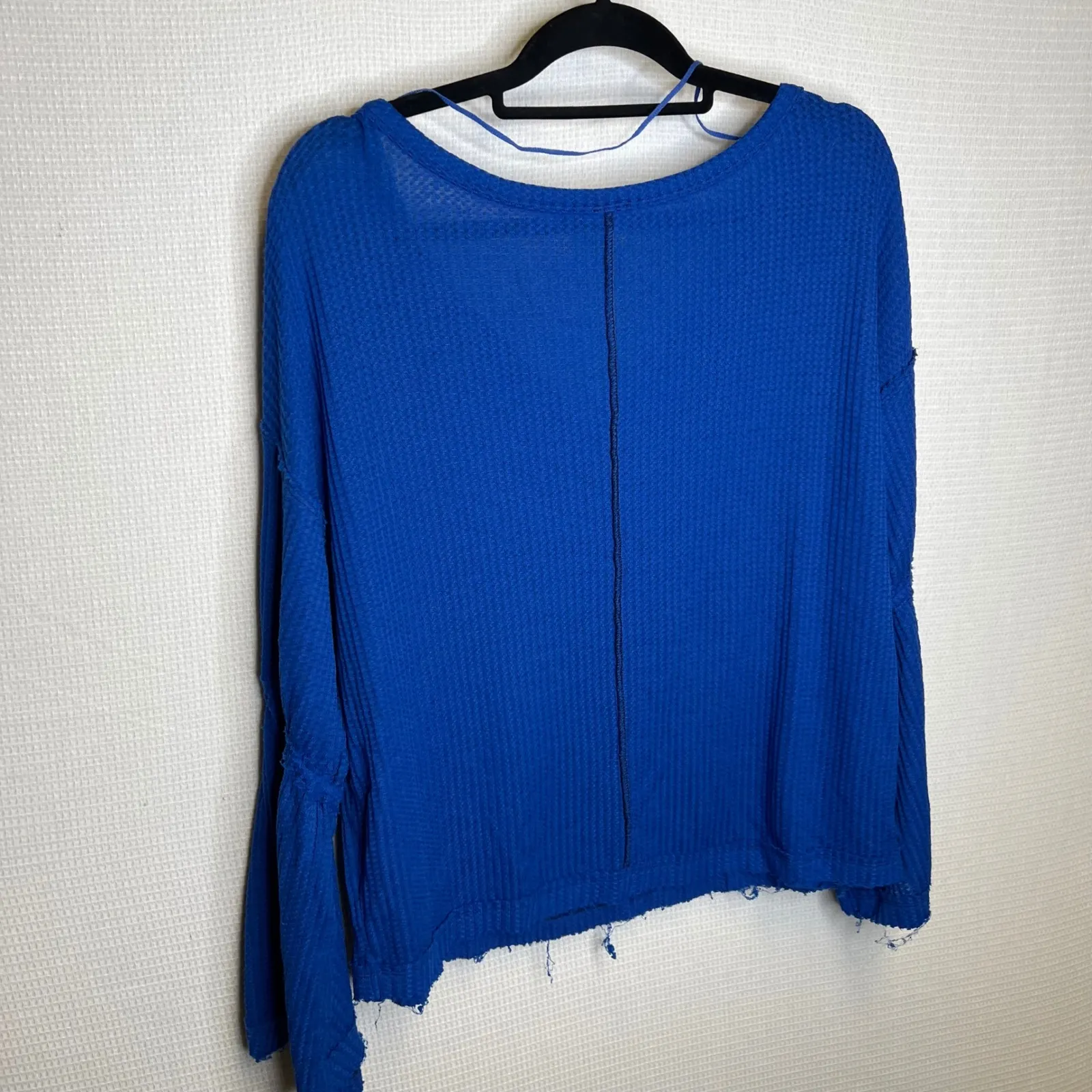 We The Free Royal Blue Waffle Knit Bell Sleeve V Neck Raw Hem Top Size M - Image 4