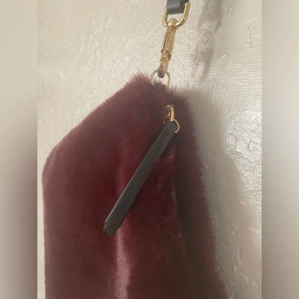 NEW Stella & Dot The Maven Burgundy Faux Fur Clutch Wristlet Pearl - Image 5