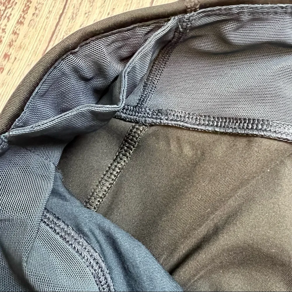 New Balance Dry Pocket Mesh Back Leggings. Size Small. EUC - Image 8