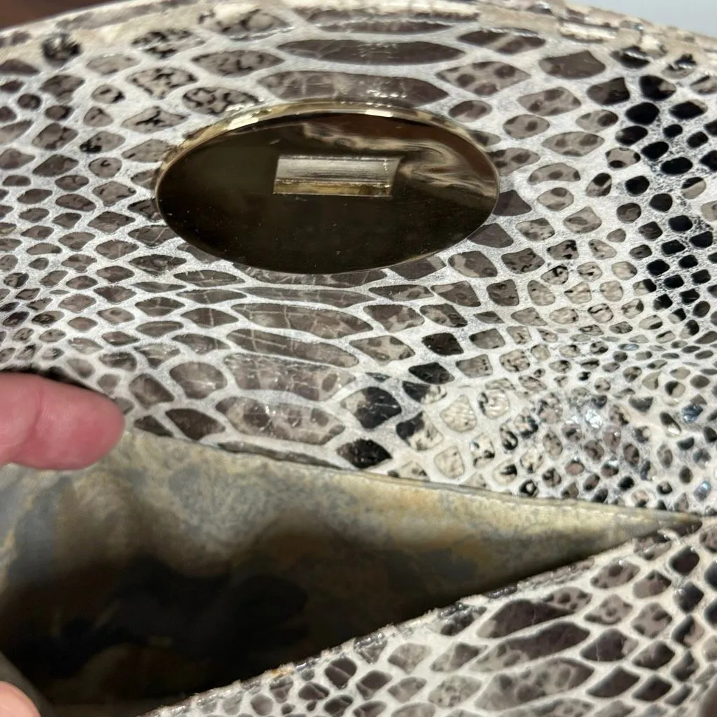 Elliott Lucca Women’s wristlet envelope wallet snakeskin print leather silver ch Black - Image 2