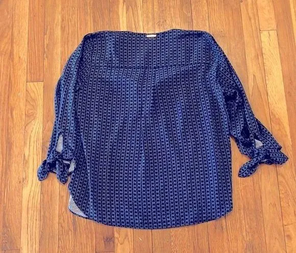 Michael by Michael kors blue patterned v neck top size large new with tags - Image 6
