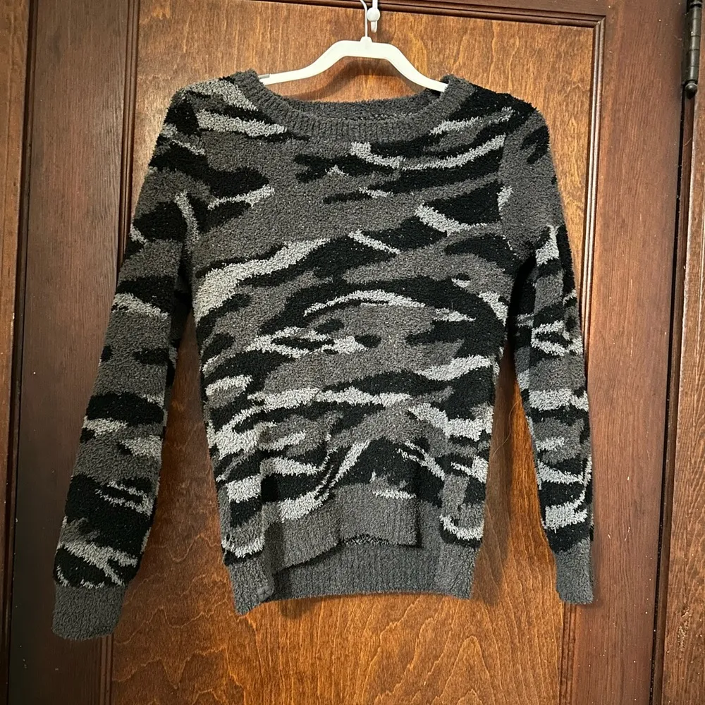 Barefoot Dreams Seaside Pullover Sweater Camo XS - Image 2