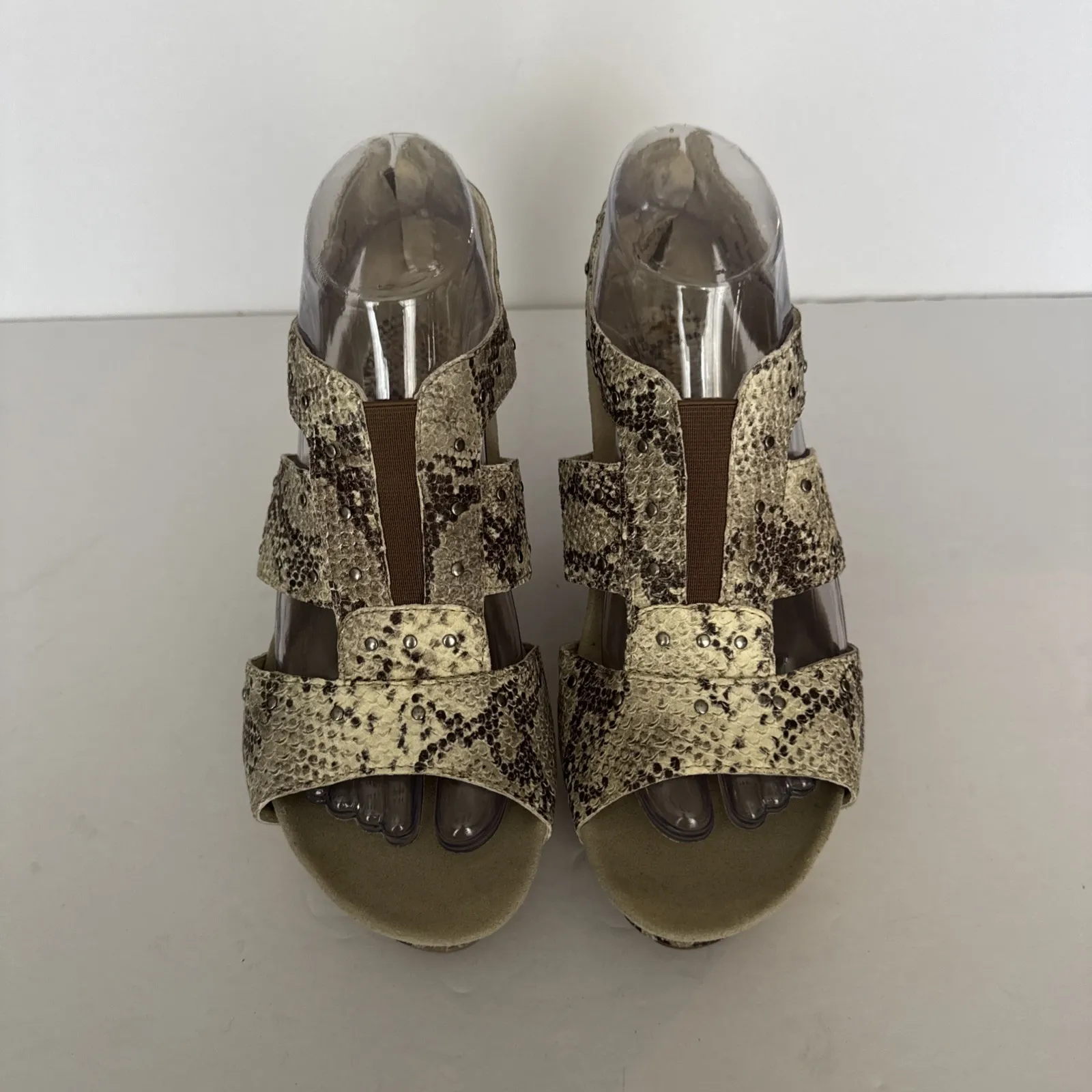 Earthies Sandles Santiago Beige Snake Embossed‎ Leather Studded Edgy Animal 8 B Tan - Image 4