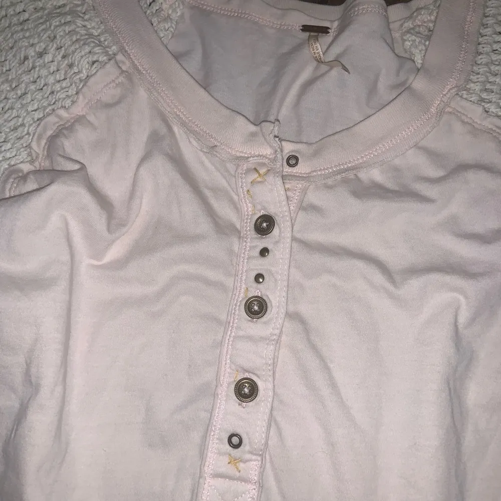 $108 Free People Tranquility Tee Pink / cream Large crochet boho distressed top - Image 5