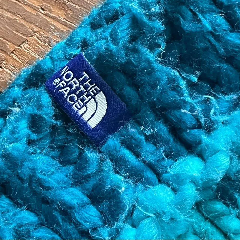 TNF Chunky Pom Pom Beanie - Image 4