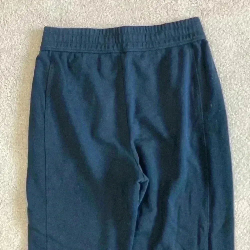 ⭐️ Fabletics black high rise sweatpants in size medium - Image 5
