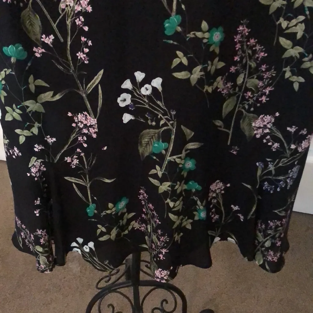 Cece floral dress with front tie - Image 5