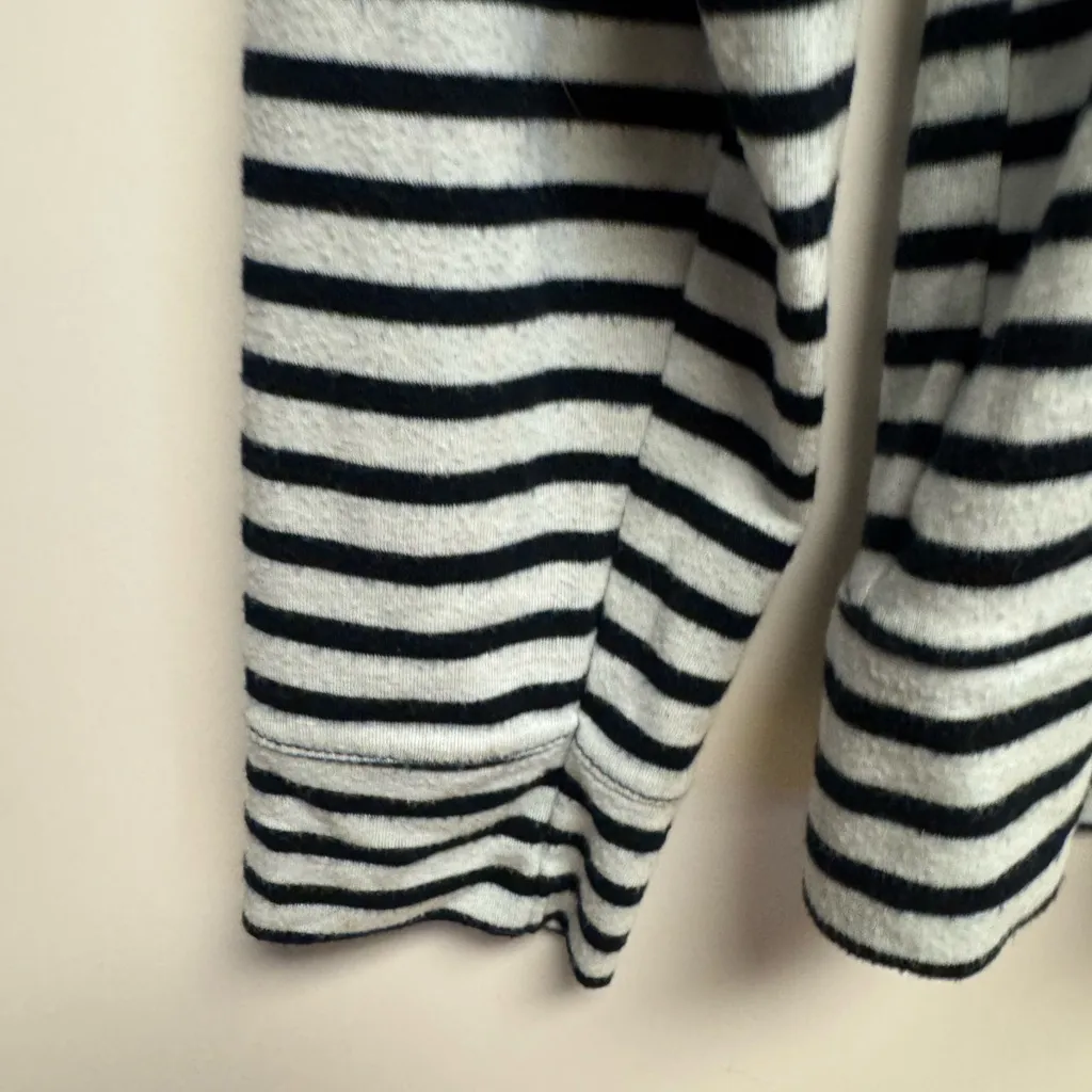 Old Navy Navy and White Striped Crewneck Sweater - Image 3