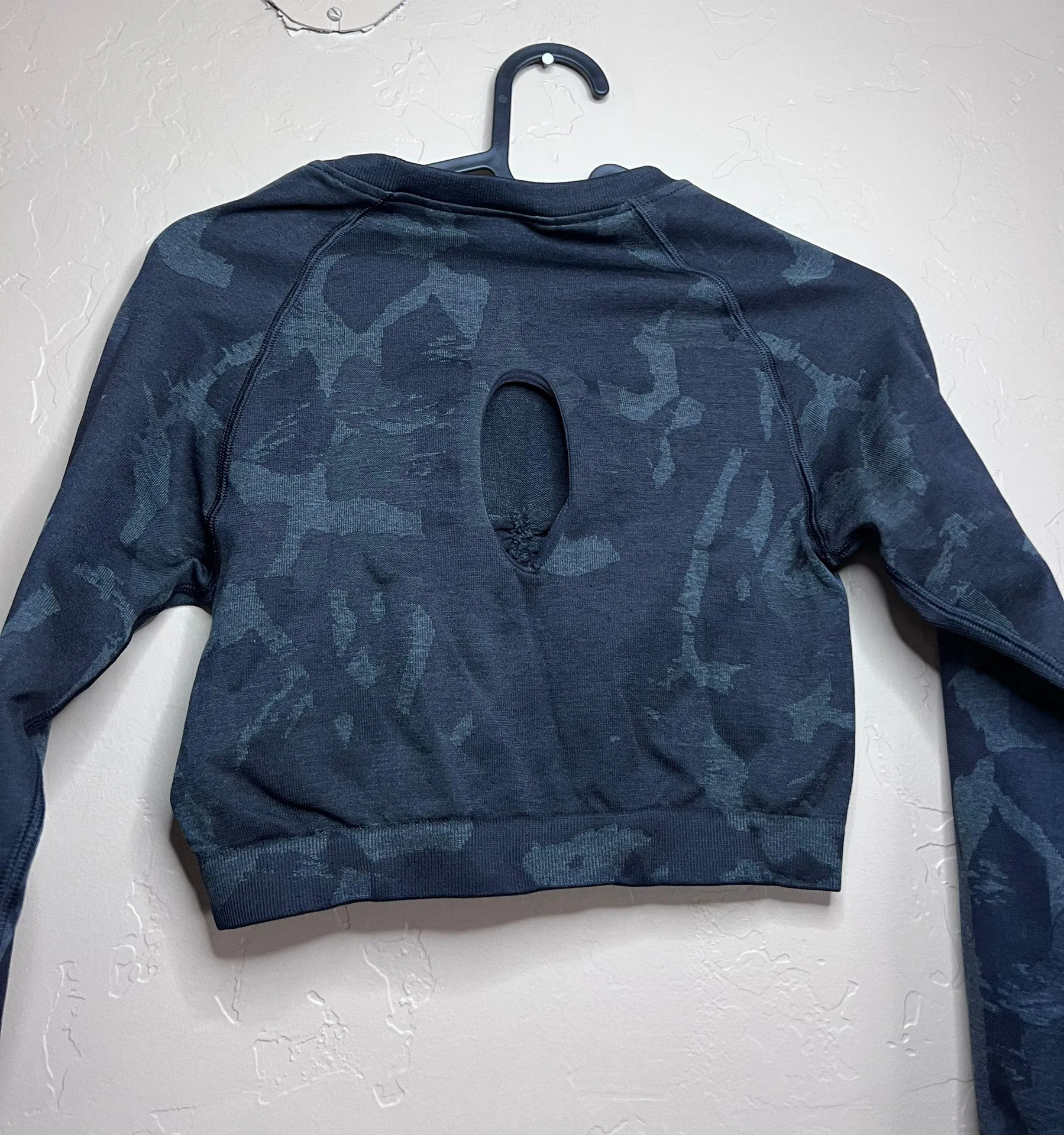 Gymshark Cropped Long Sleeve Top - Image 3