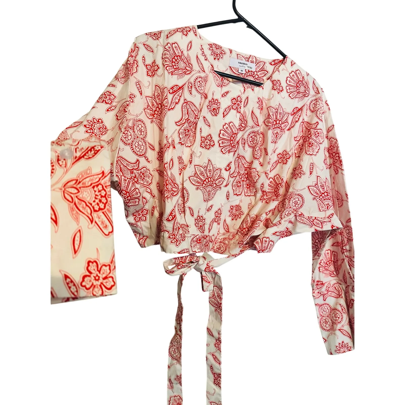 SAUNDERS COLLECTIVE Red Floral Long Sleeve Button Front Tie Waist Fredrique Top Size 10 - Image 9