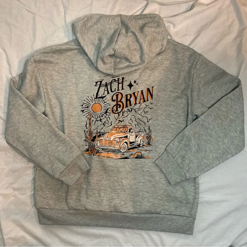 Zach Bryan Screen - Image 5