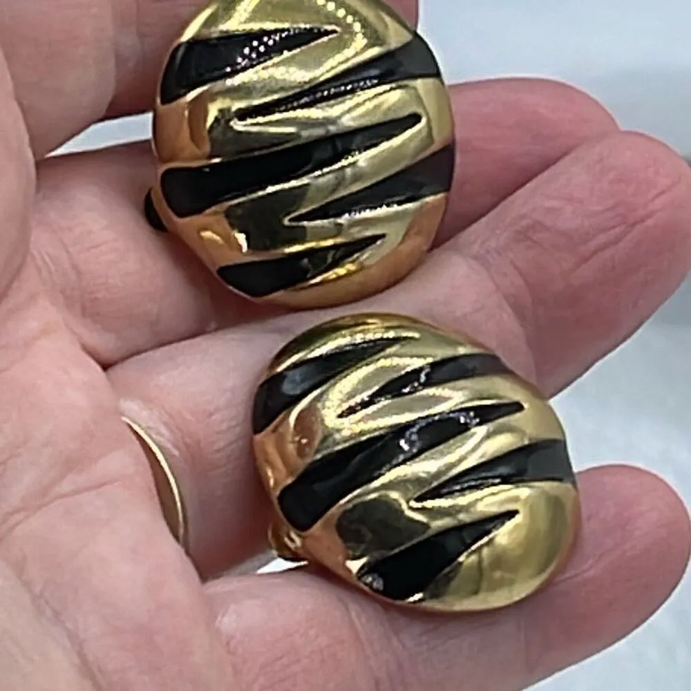 Vintage Park Lane black and gold striped clip earrings - Image 5