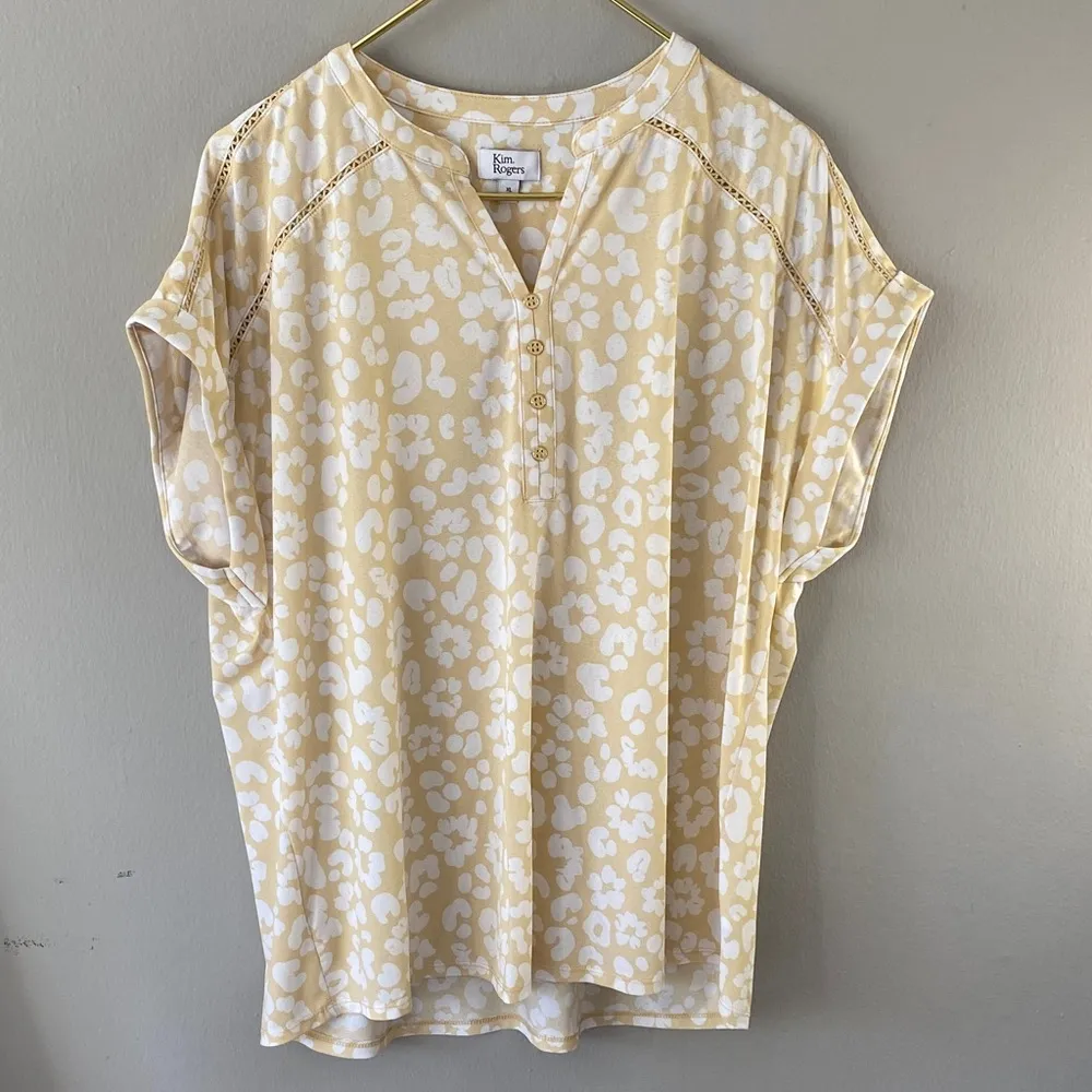 Kim Rogers Soft Yellow Floral Blouse - Image 3