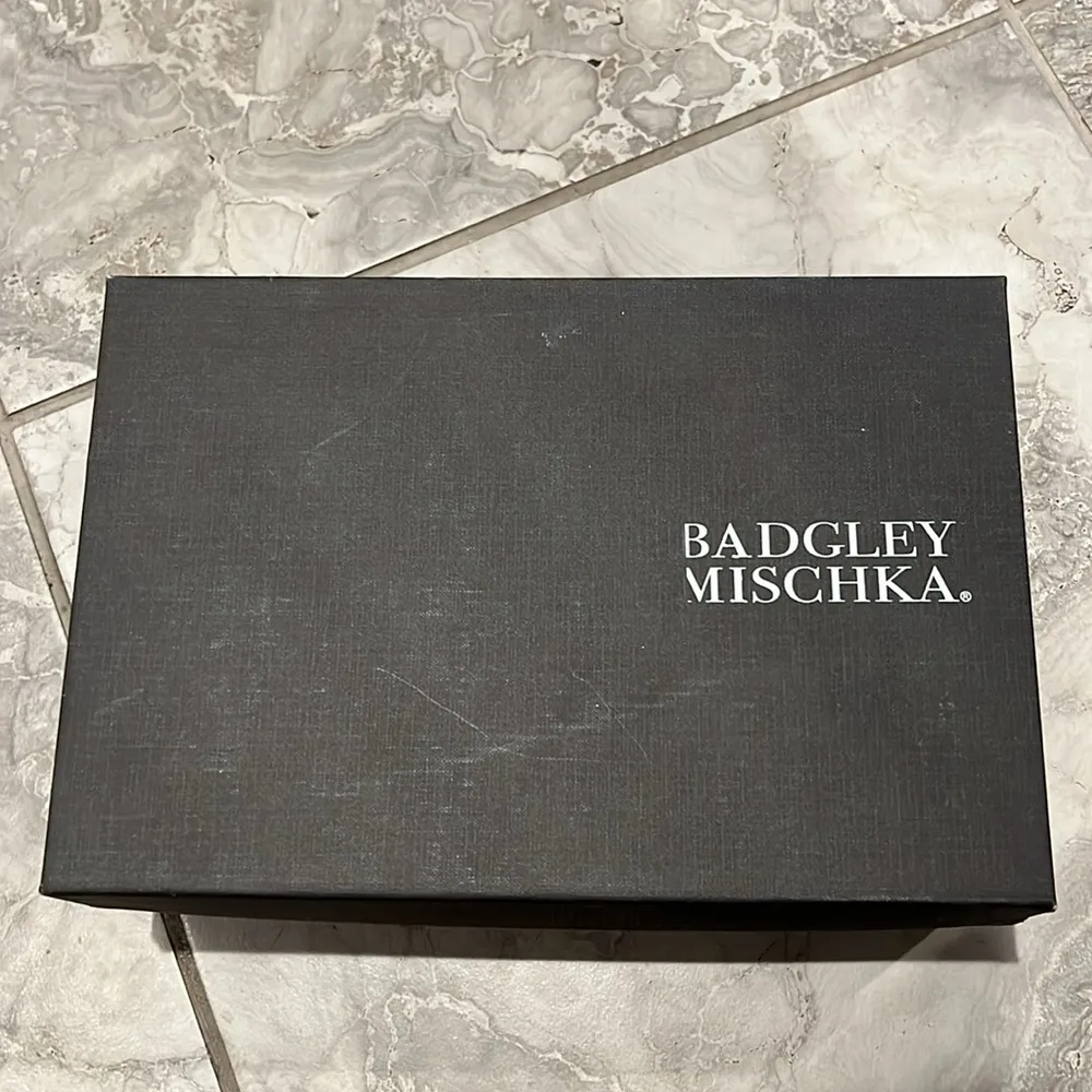 Badgley Mischka Ultima Strappy Block Heel Sandals, Size 11 New in Box w/Dust Bag - Image 9
