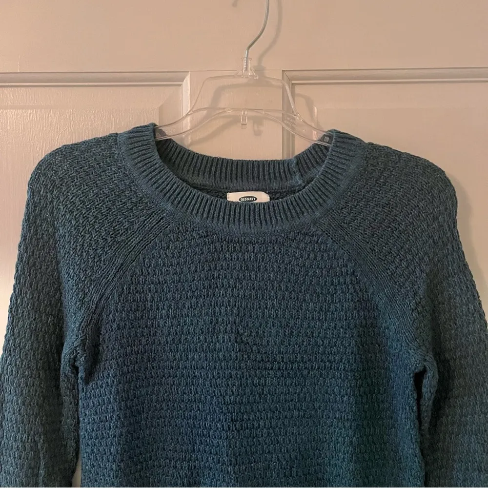 OLD NAVY Women’s Navy Knit Long Sleeve Crew-neck Sweater - Image 4