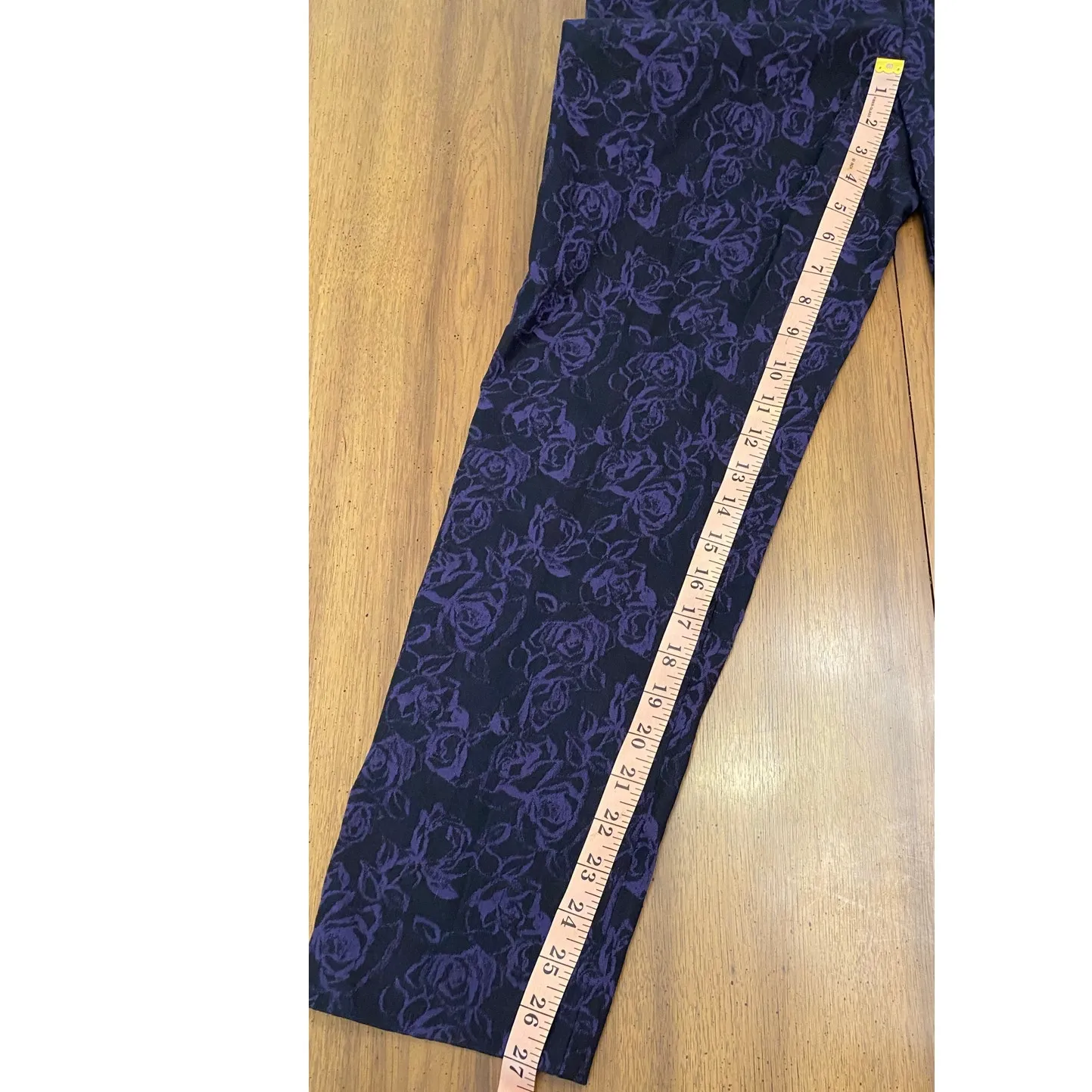 NWT Chicos Brigitte Slim Leg Ankle Pants Purple Black Rose Print Pockets 2R (12) - Image 9