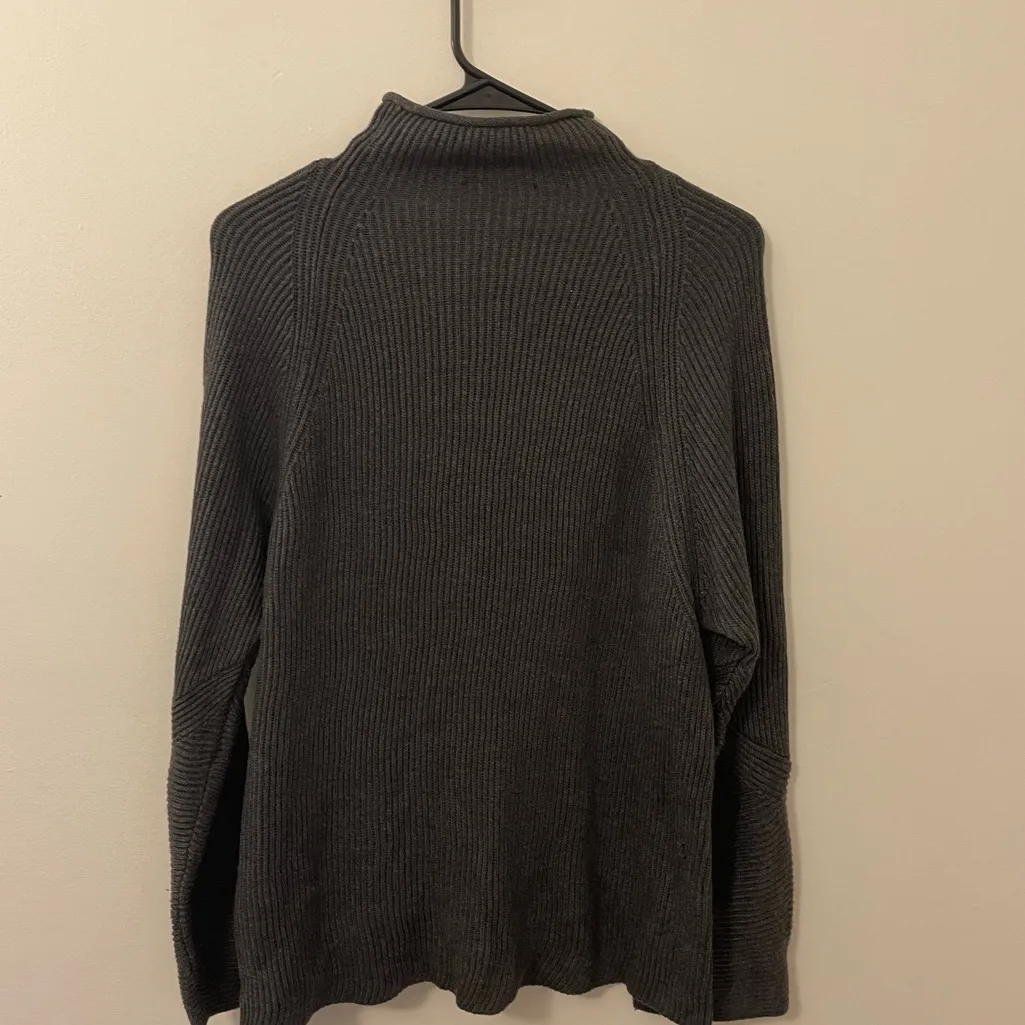 Elie Tahari S Grey Knit Wool Blend Cowl Neck Sweater Modern Classic Old Money - Image 4