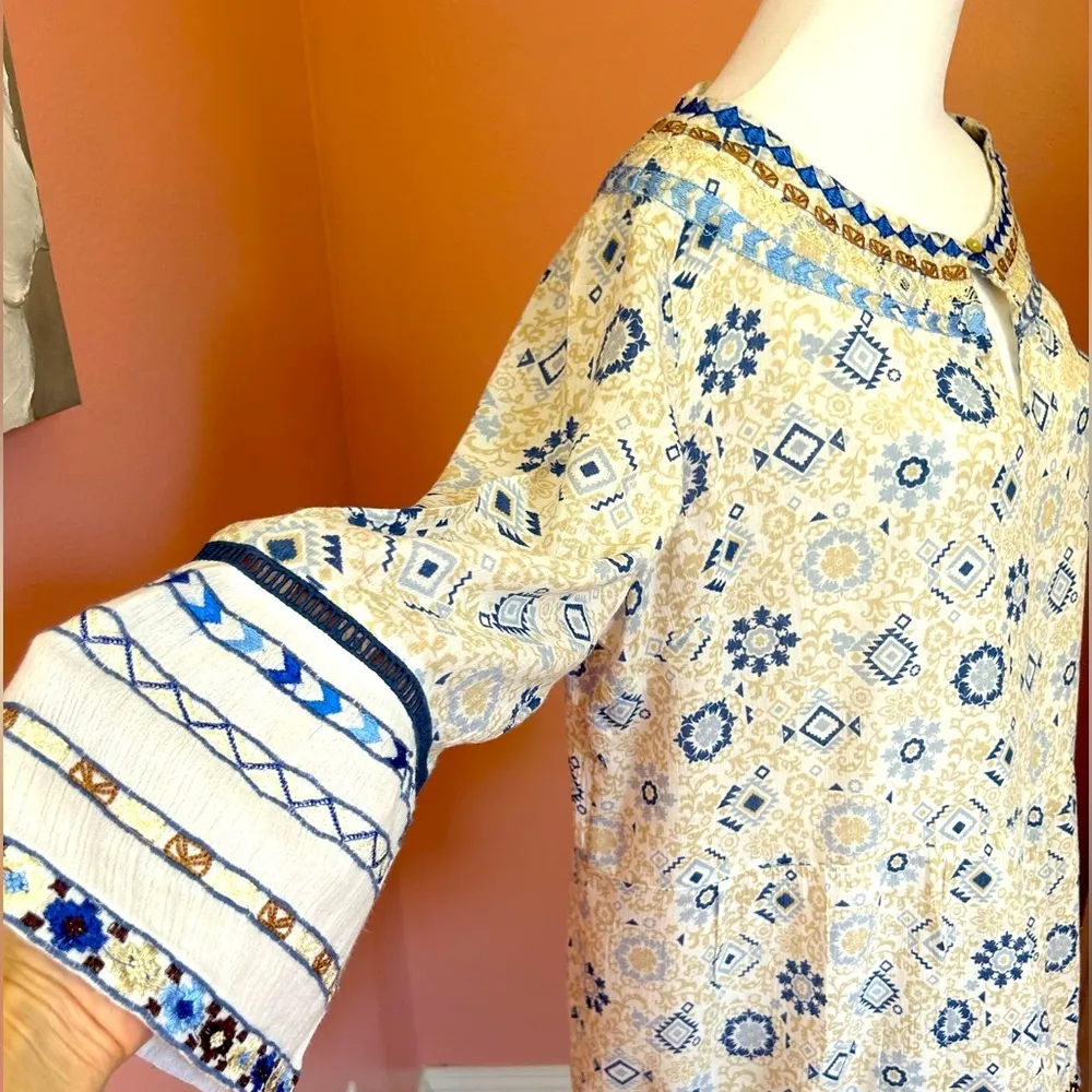 J. Jill bohemian flowy 3/4 bell sleeve flowy tunic with keyhole neckline S Blue - Image 3