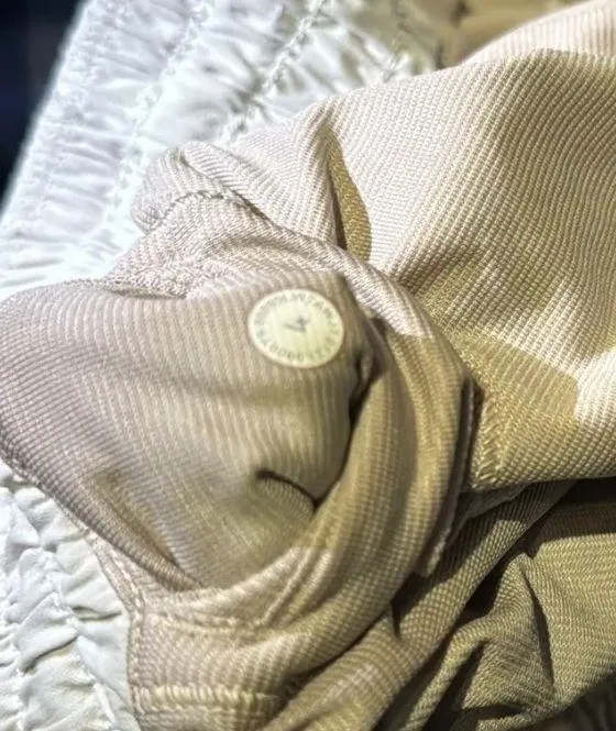 Lululemon Hotty Hot Short High-Rise 4” - Image 3