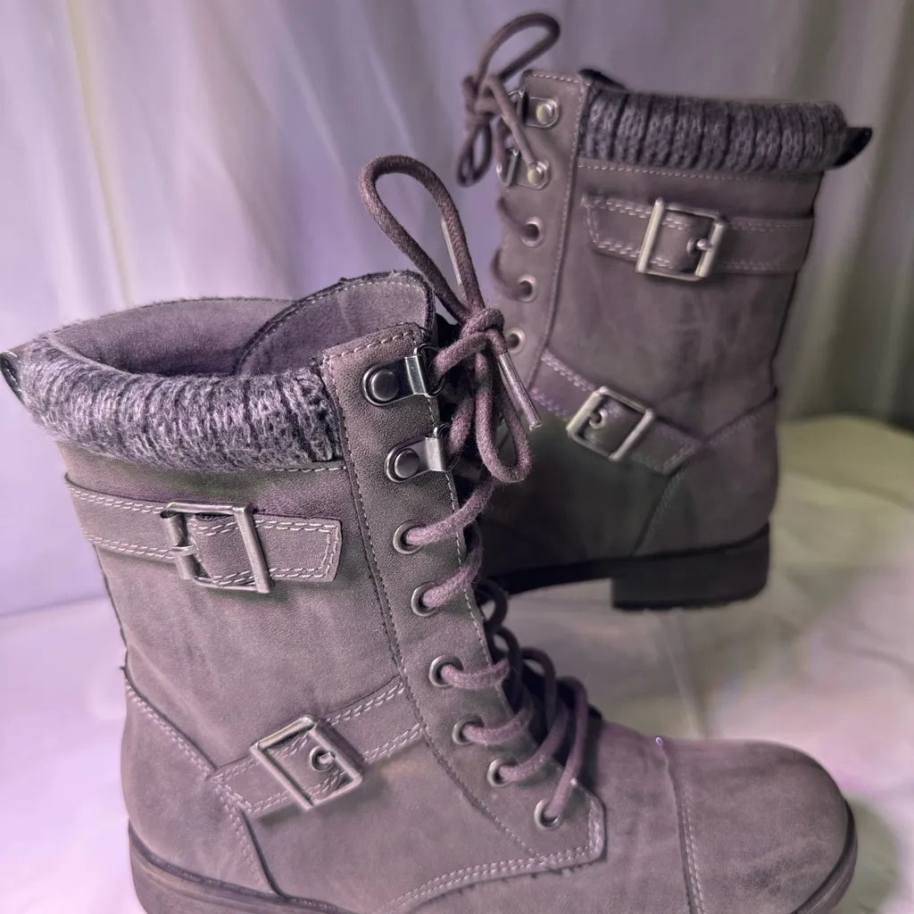 Stylish Gray Combat Boots for Women Size 6.5 - Image 3