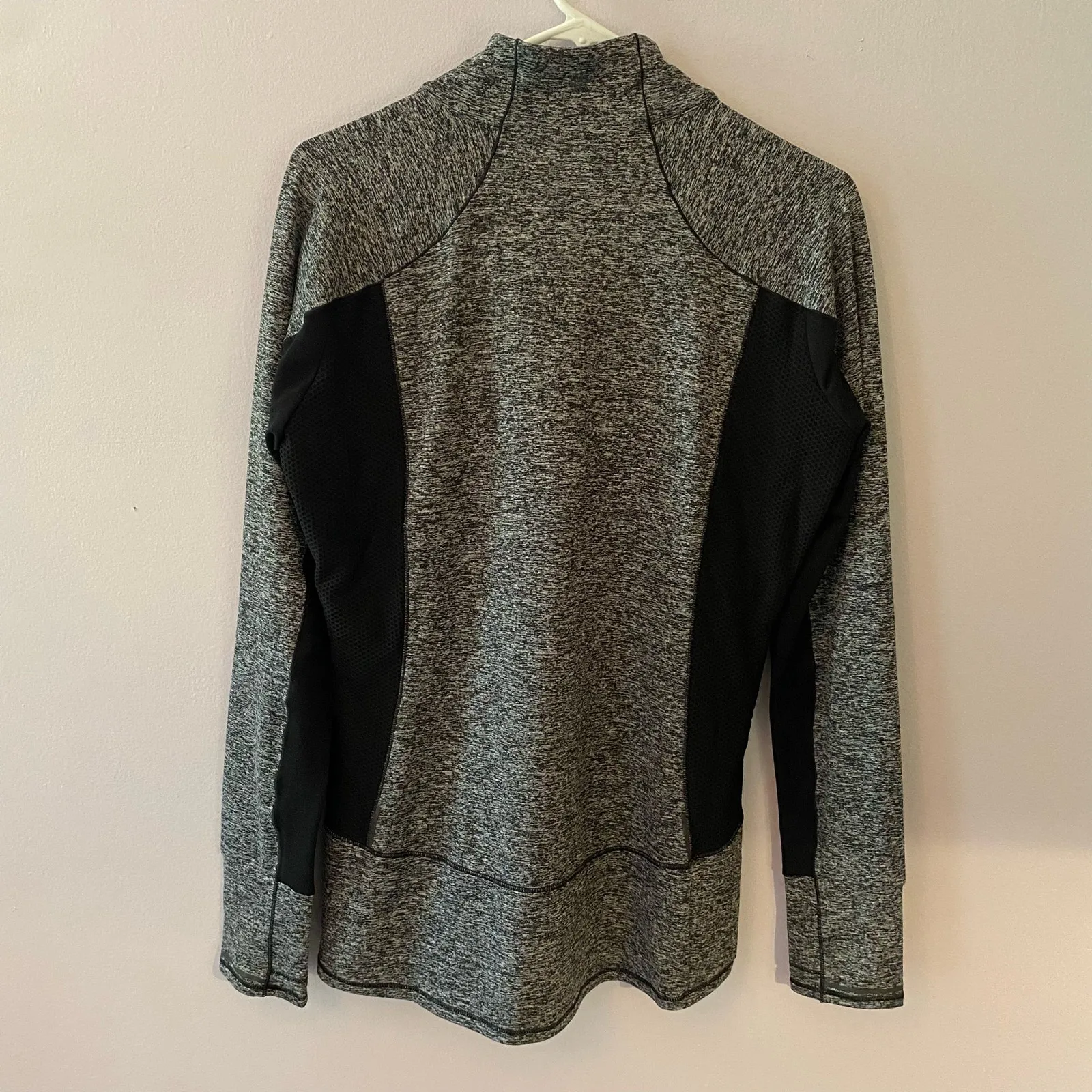 Athleta Gray and Black Quarter-Zip Pullover Athletic Gym Women's size Medium - Image 5