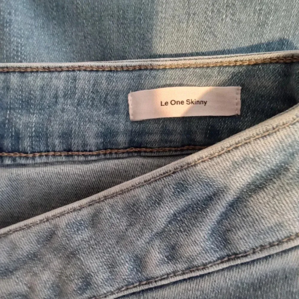 Frame le one skinny organic cotton caspo light wash  high waisted jeans size 2 - Image 7