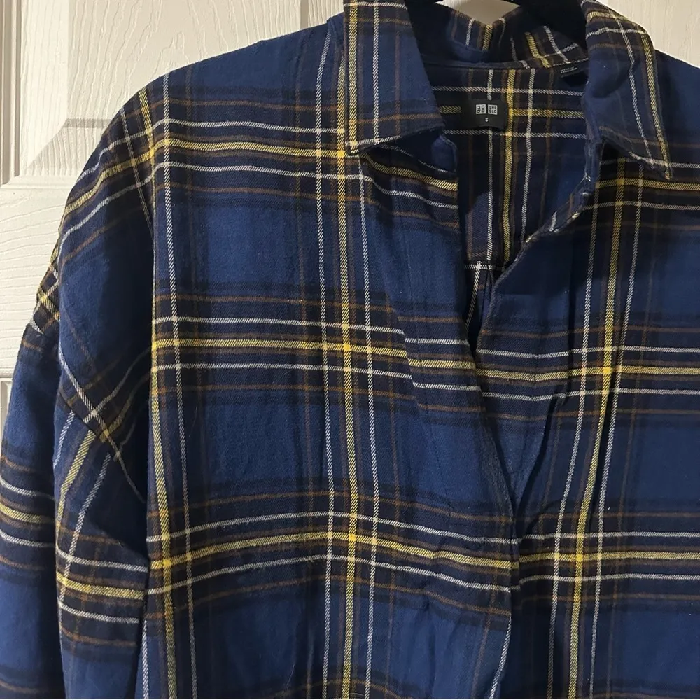 Uniqlo Plaid Flannel Pop Over Top - Image 2