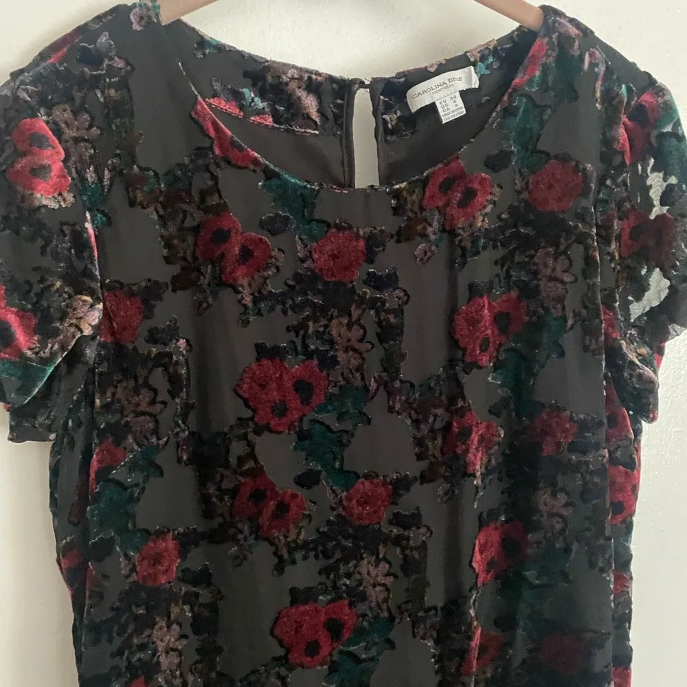 Montreal black floral dress, size 4 - Image 5