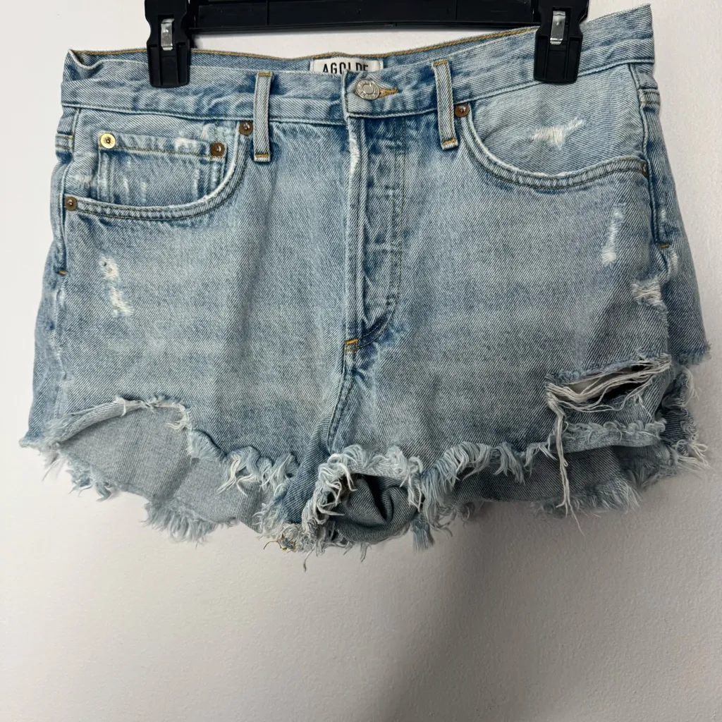 Agolde blue distressed Jean shorts size 27 - Image 3