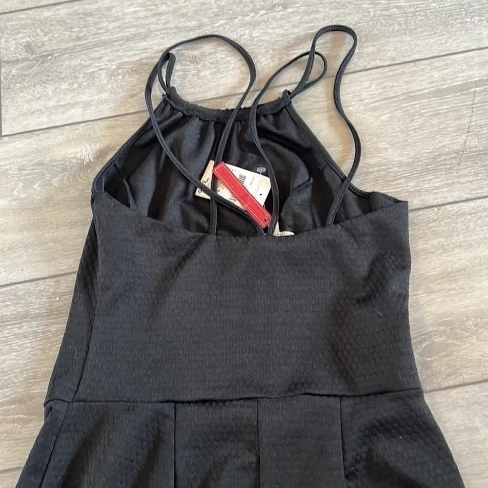 ❤️ NWT June & Hudson Black Halter Jumpsuit - Image 5