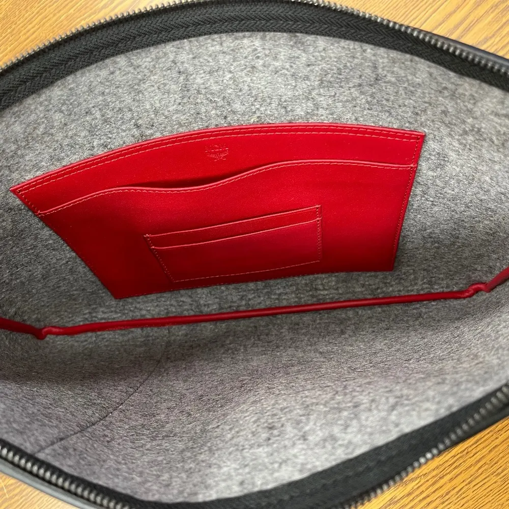 MCM Stadt Roden Zip Clutch w/ Leather Trim and Wrist Strap - NWT - RARE! - Image 4