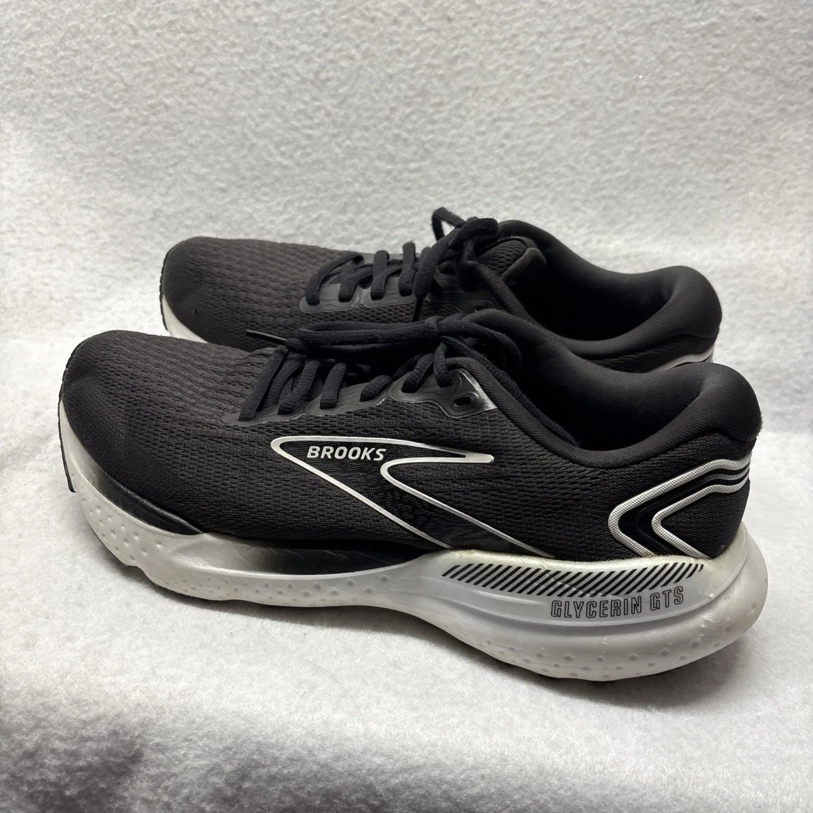 Brooks Glycerin 21 GTS Women's Running Shoes In black and white  Size 9.5 - Image 4