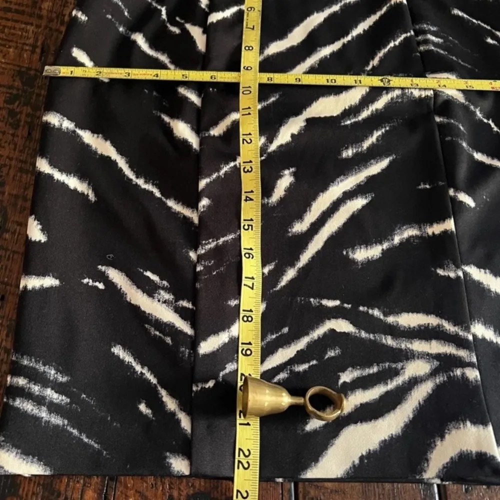 Michael Kors Zebra Print Skirt Size 8 - Image 8