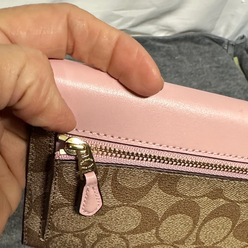 Coach Pink and Brown Leather Wallet - Image 8