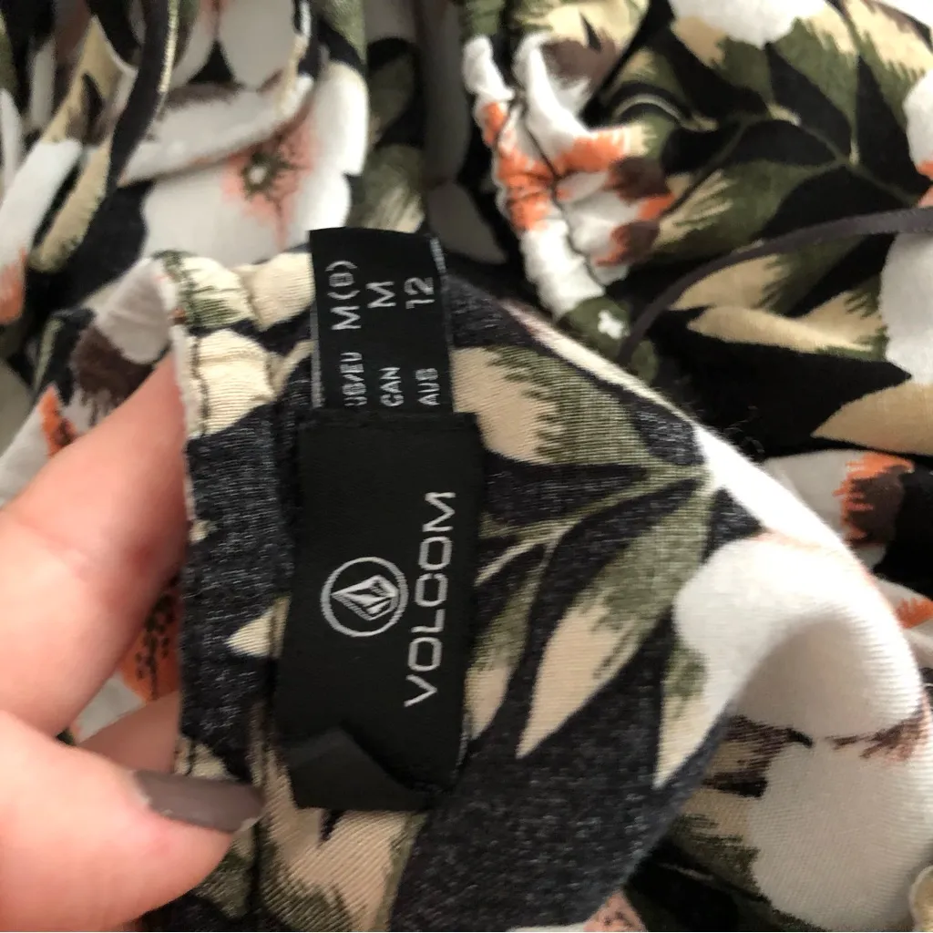 Volcom True to This Hawaiian Floral Halter Top - Image 8