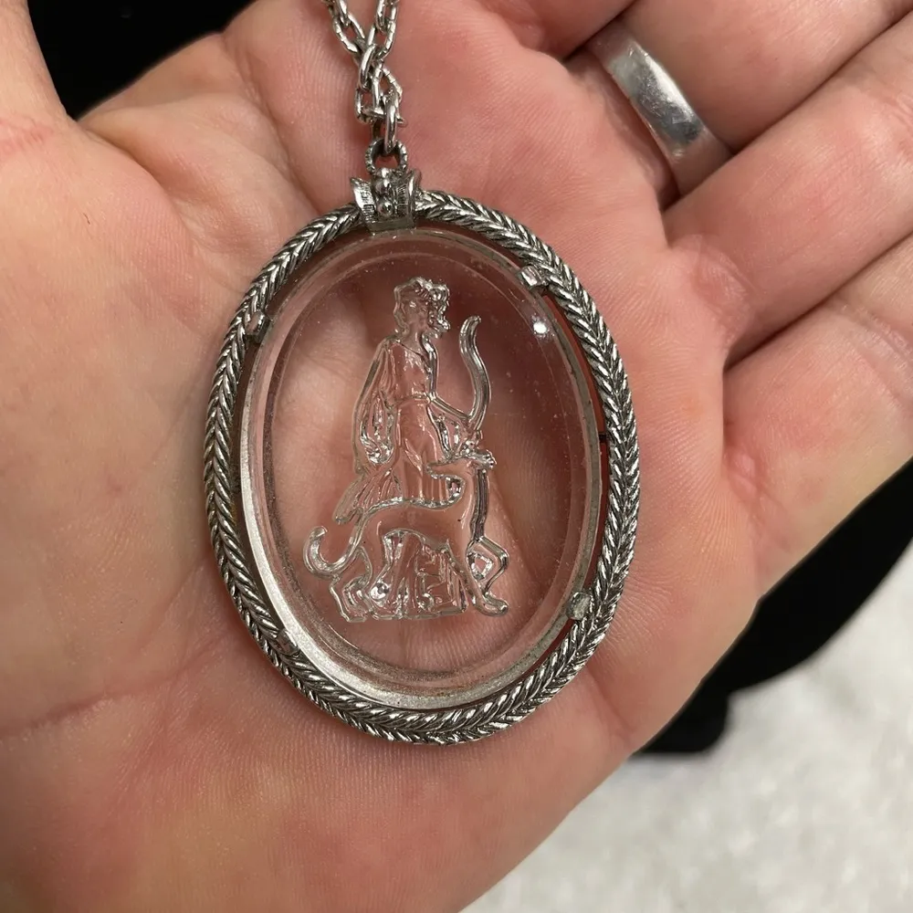 Avon 1973 Goddess Diana Revers reversed carved Intaglio pendant Silver - Image 2