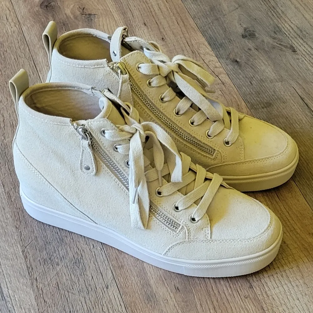 Steve Madden High Top Sneakers - Image 5